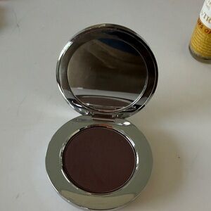 R&R Silver and Black Compact,Revenge saturate eye color, NWOT, with mirror